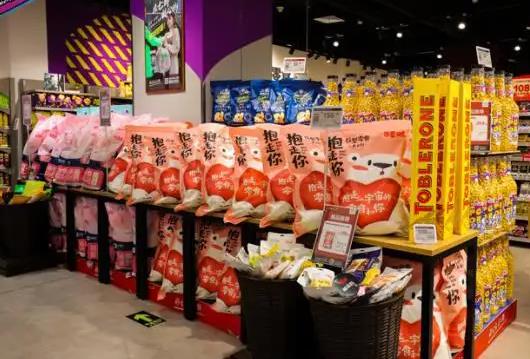 休闲食品店铺如何装修